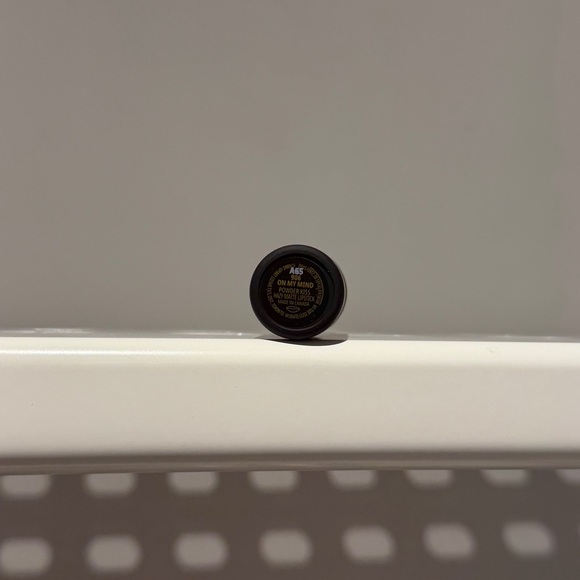 MAC POWDER KISS HAZY MATTE LIPSTICK - On my mind - Picture 5 of 5